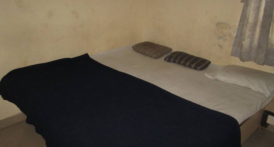 Hotel Dwarka Guest House, Shirdi 3